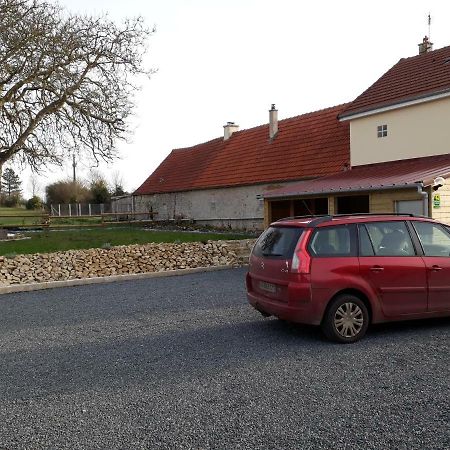 Gite " Le Vieux Noyer" Liesville-sur-Douve Екстериор снимка
