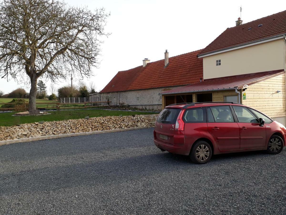 Gite " Le Vieux Noyer" Liesville-sur-Douve Екстериор снимка