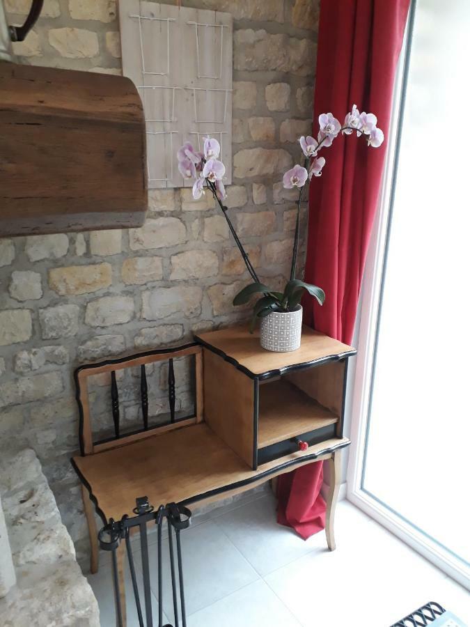 Gite " Le Vieux Noyer" Liesville-sur-Douve Екстериор снимка