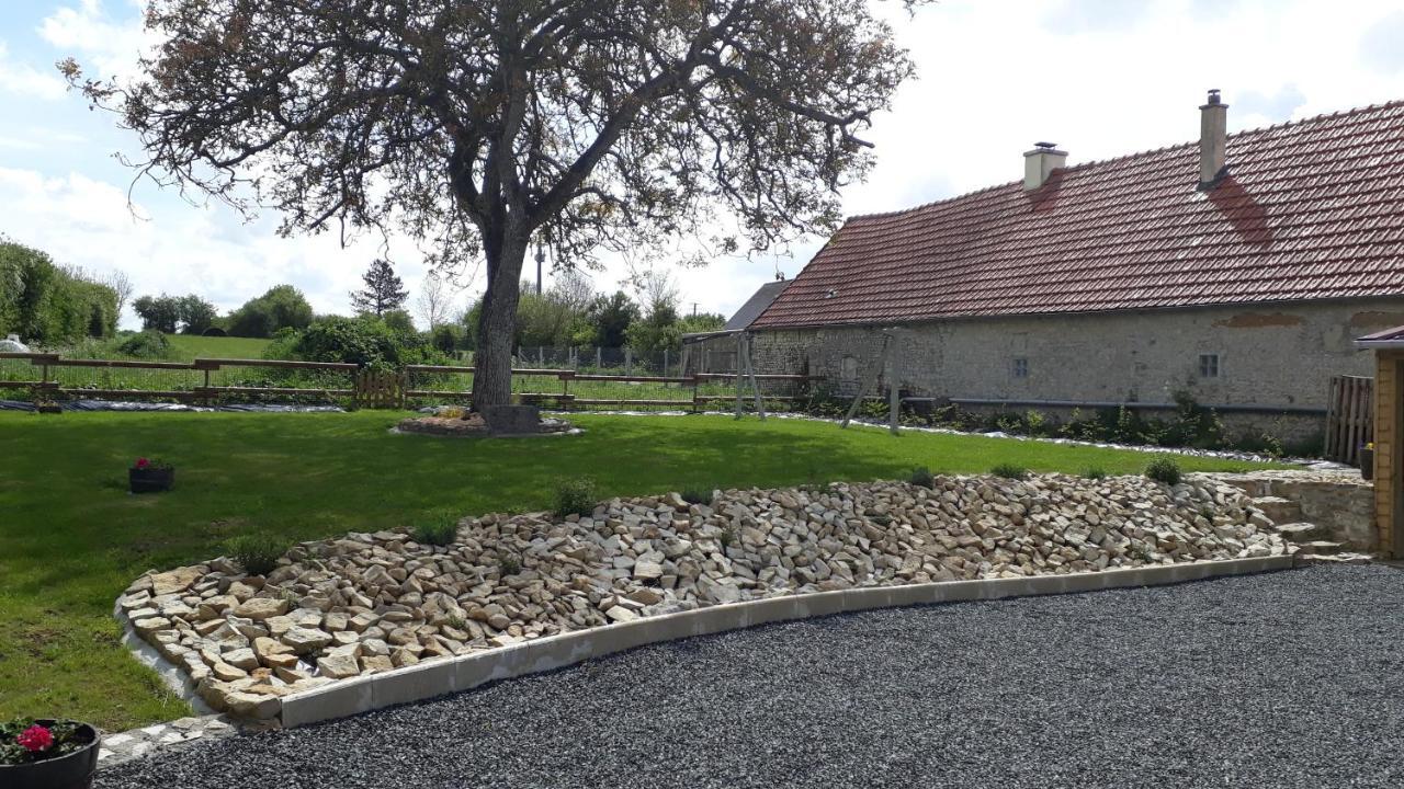Gite " Le Vieux Noyer" Liesville-sur-Douve Екстериор снимка